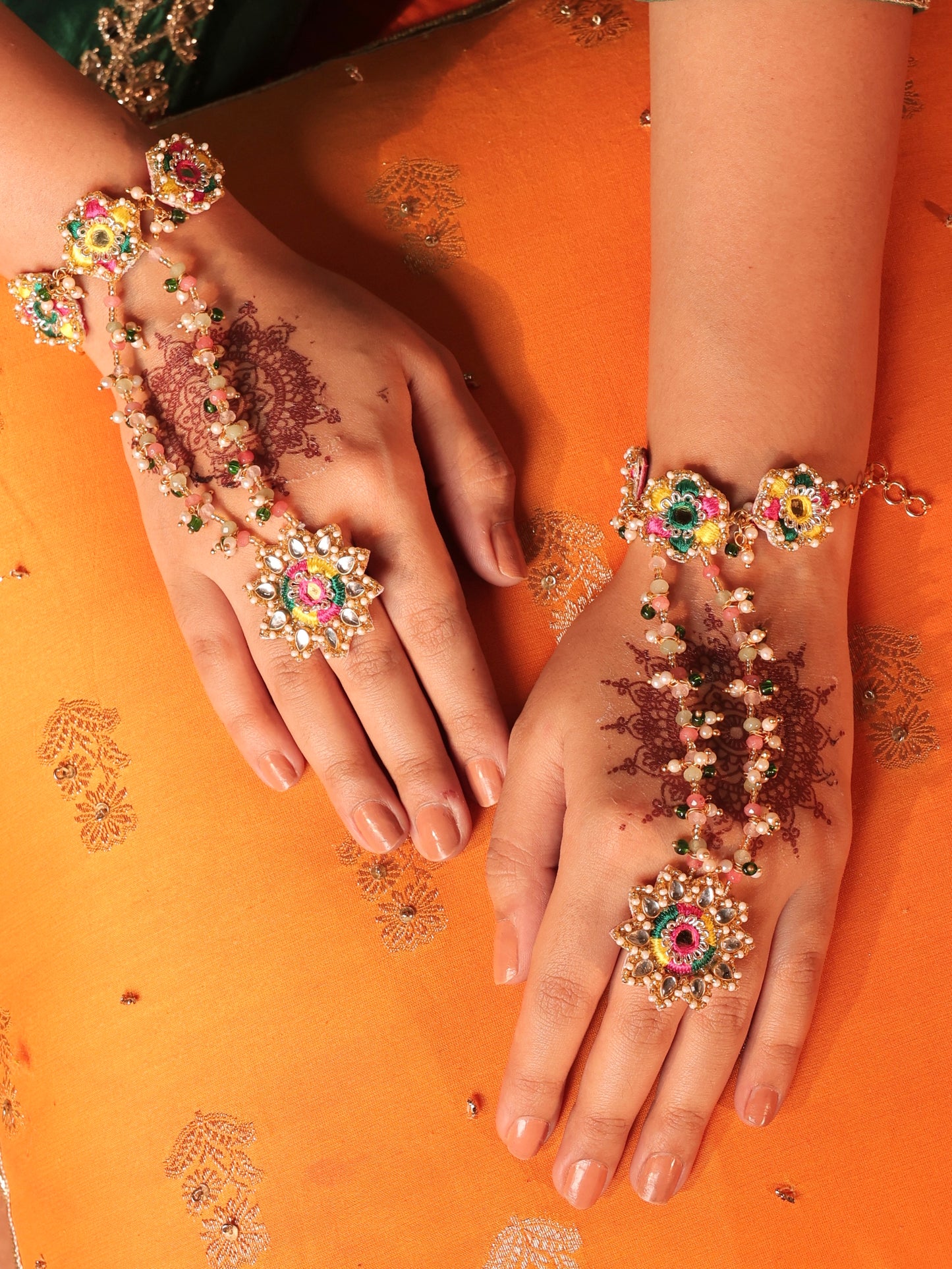 Jugni (Jhumki Earrings, Mathapatti, Choker & Pair of Hathphool Set)