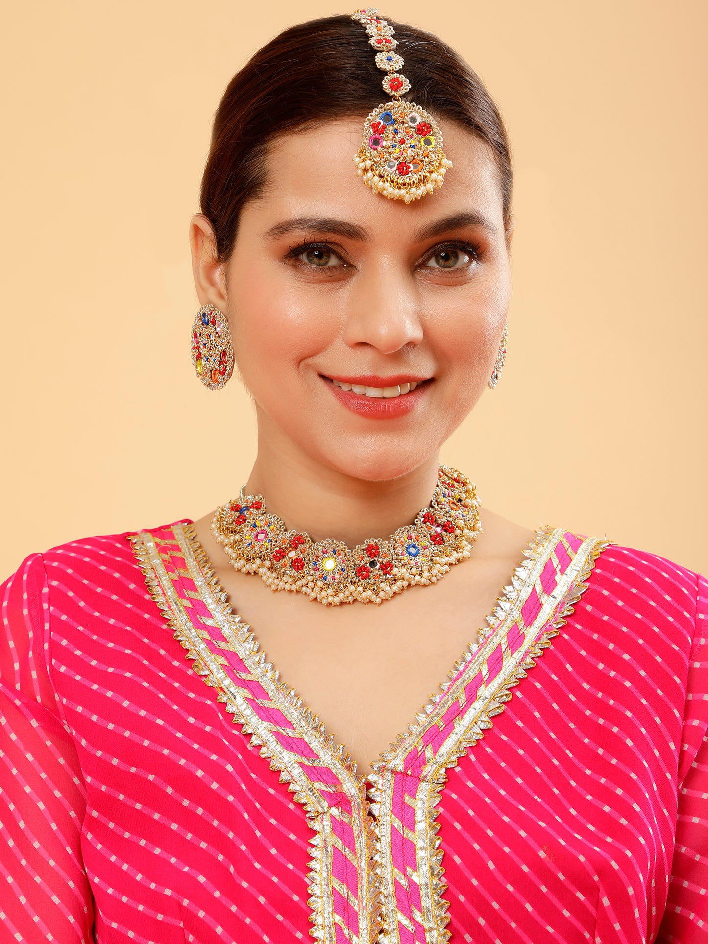 Selina (Earrings Mangtikka & Sleek Necklace Set)