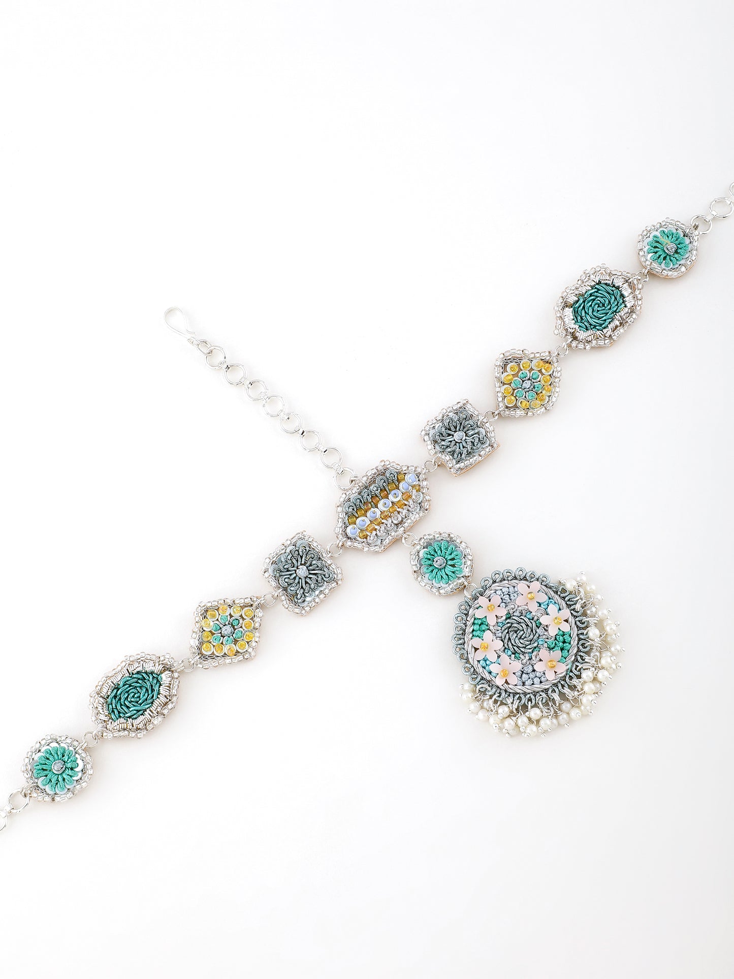 Stardust (Earrings, Mathapatti, Necklace & Pair of Hathphool Set)