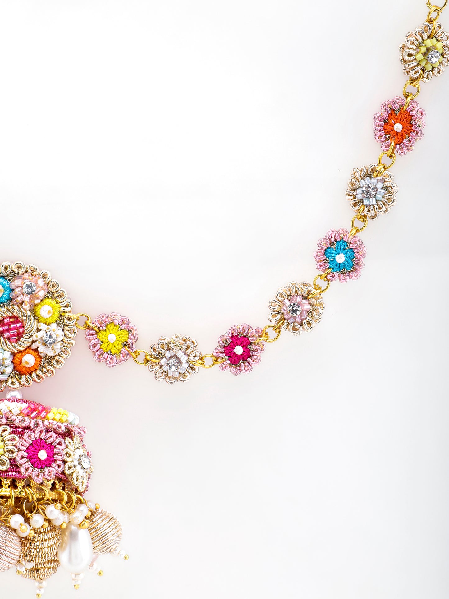 Zunaira Earrings with Single Layer Earchain