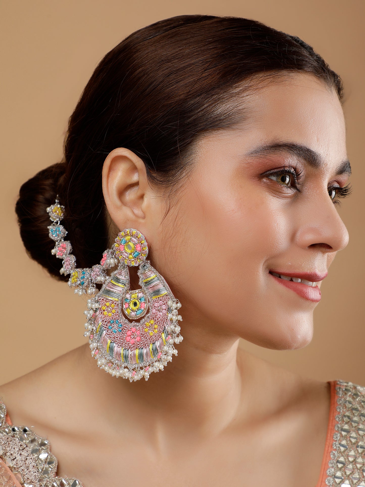 Beaming Bud Pink Earring With Single Layer Earchain