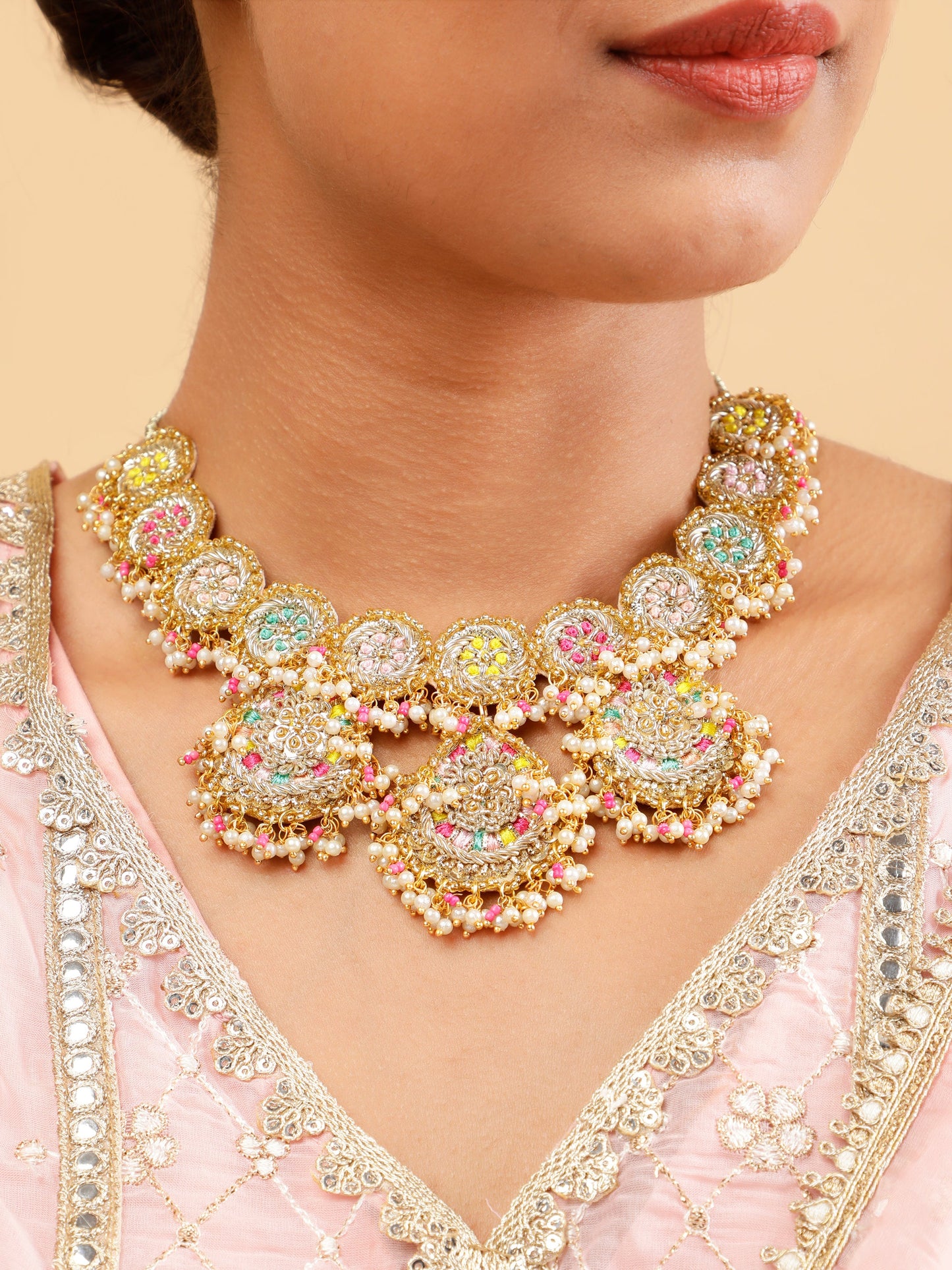 Mini Rang (Earrings, Mangtikka & Necklace Set)