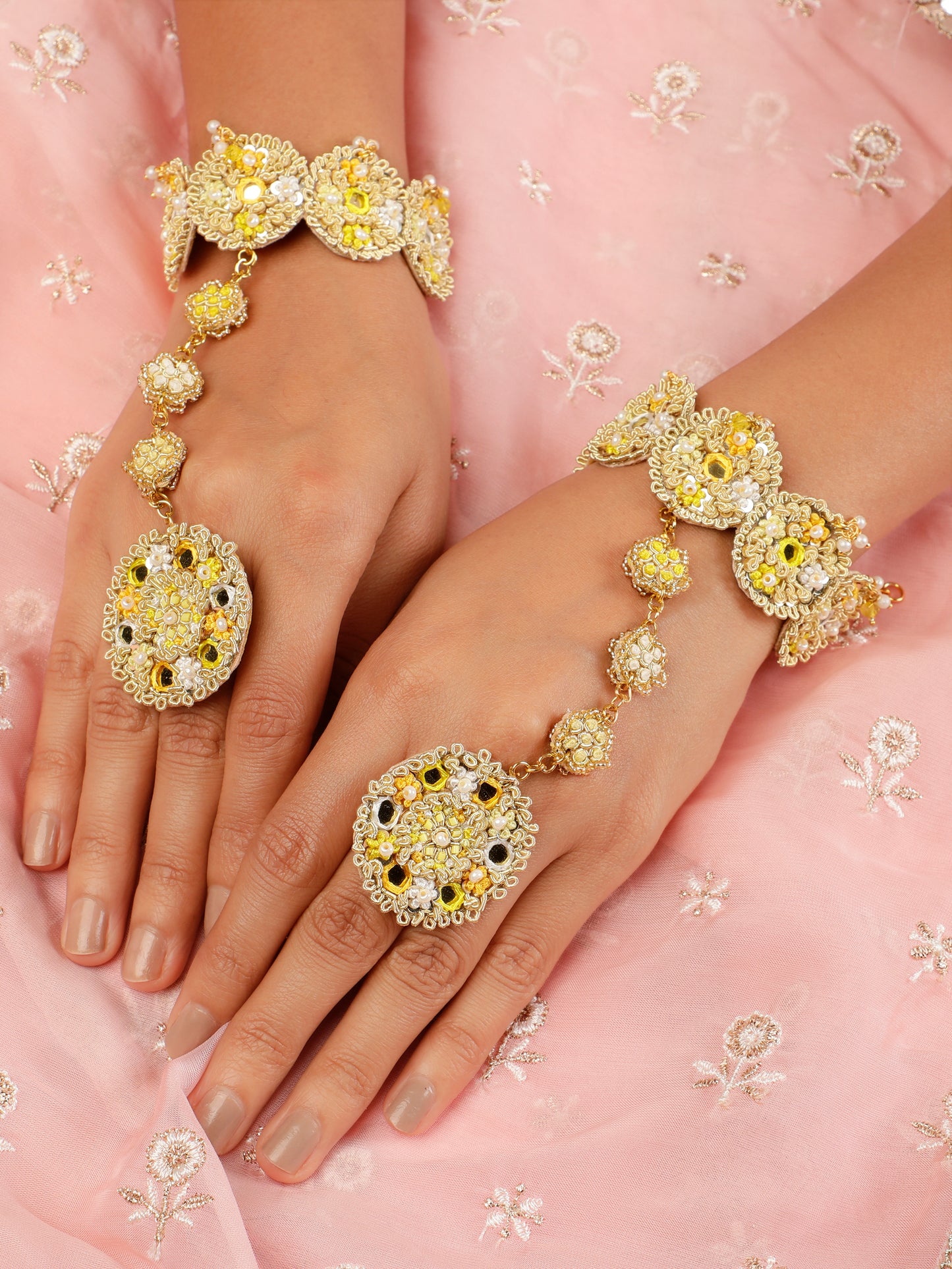 Kesar Pair of Hathphool