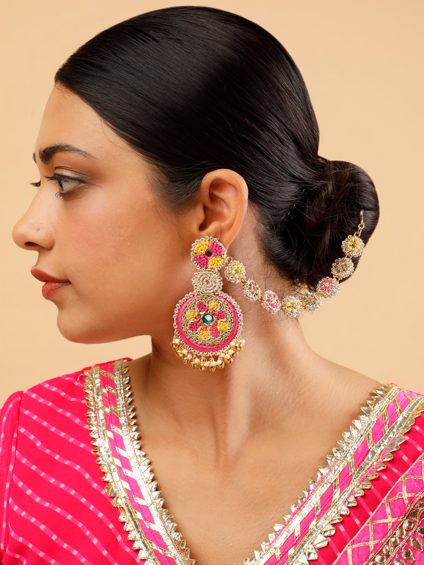 Noor Earrings With Single Layer Earchain