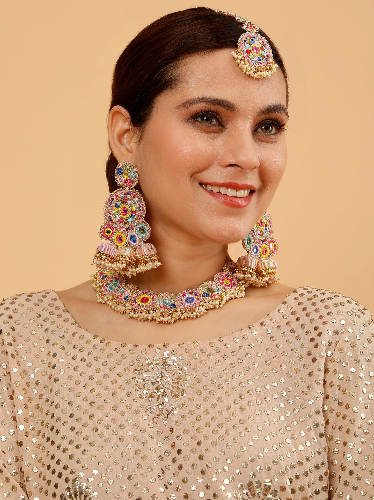 Freya (Earrings, Mathapatti & Sleek Necklace Set)