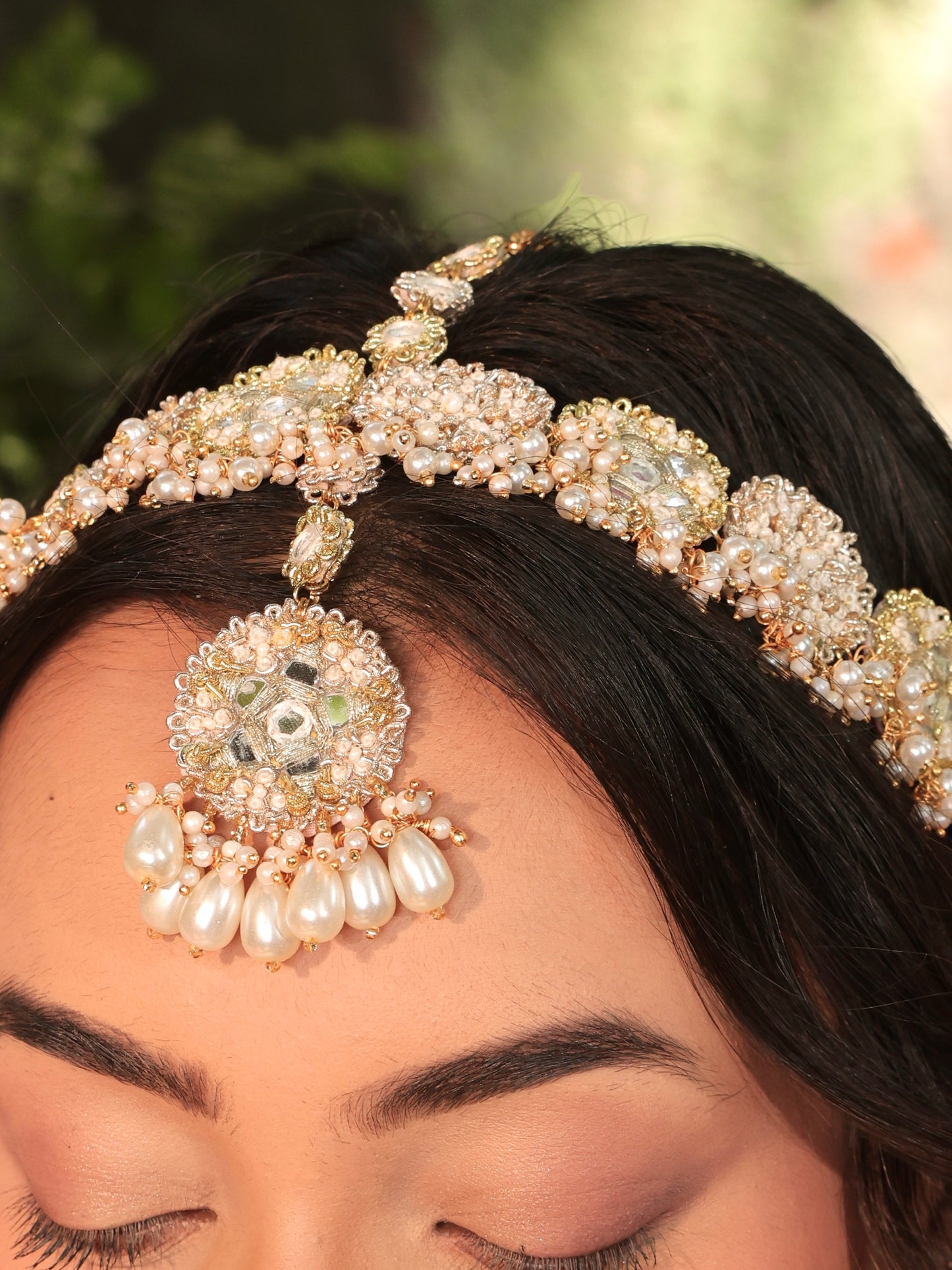 Gul Sitara Gold (Earrings with Earchains, Mathapatti, Choker & Pair of Hathphool Set)