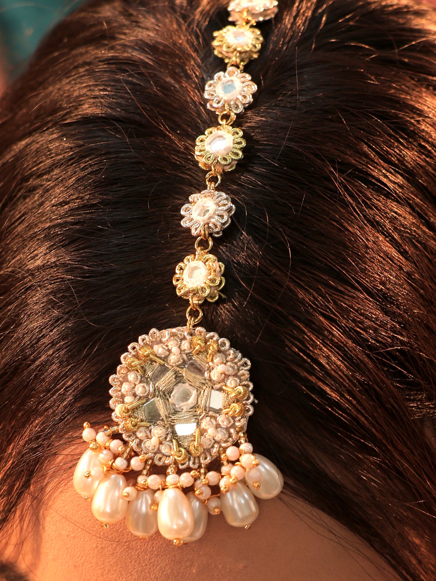 Gul Sitara Gold (Earrings & Mangtikka Set)