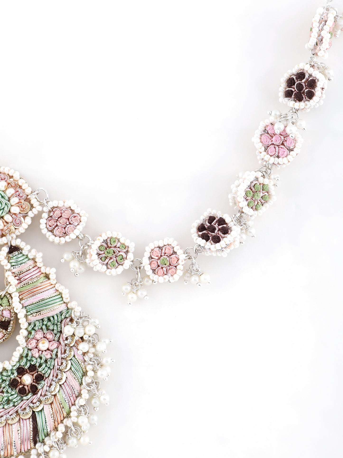 Inaya Earrings With Single Layer Earchain