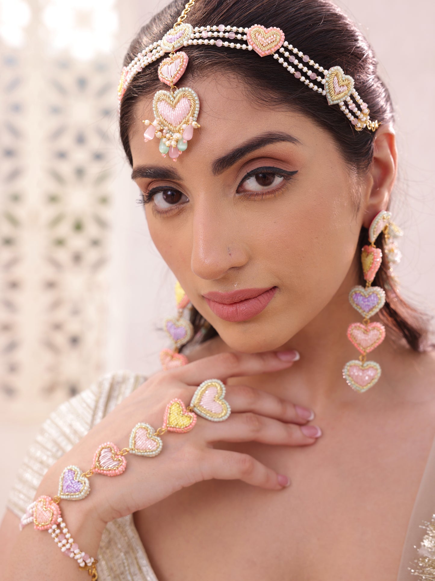Love Bug (Earrings, Mathapatti & Pair of Haathphool Set)