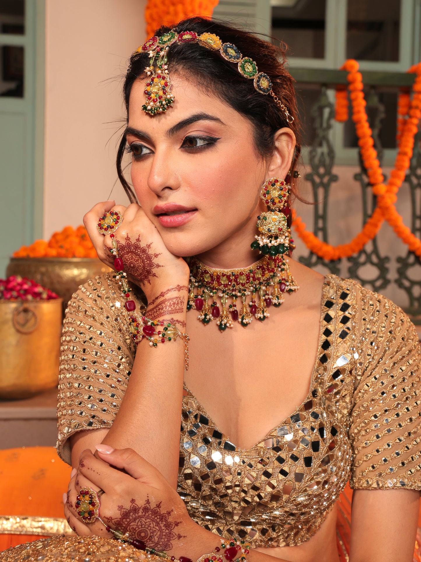 Noorani (Jhumki Earrings, Mathapatti, Choker & Hathphool Set)