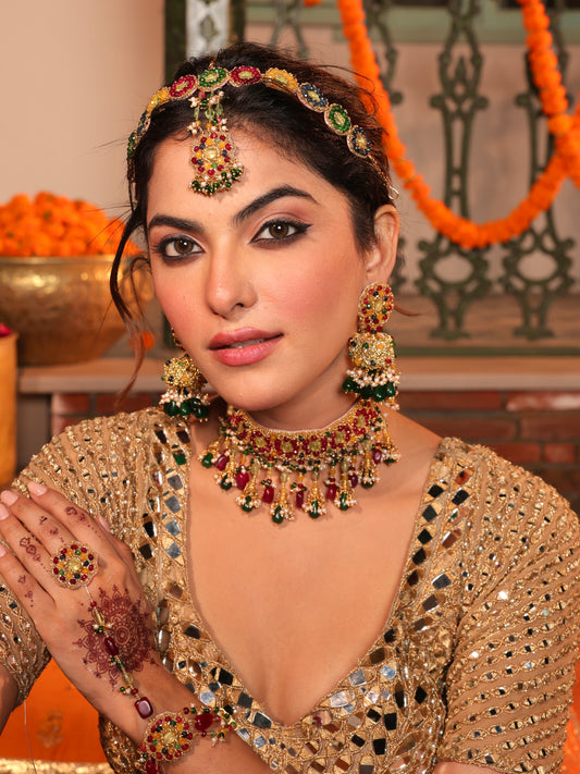 Noorani (Jhumki Earrings, Mathapatti, Choker & Hathphool Set)