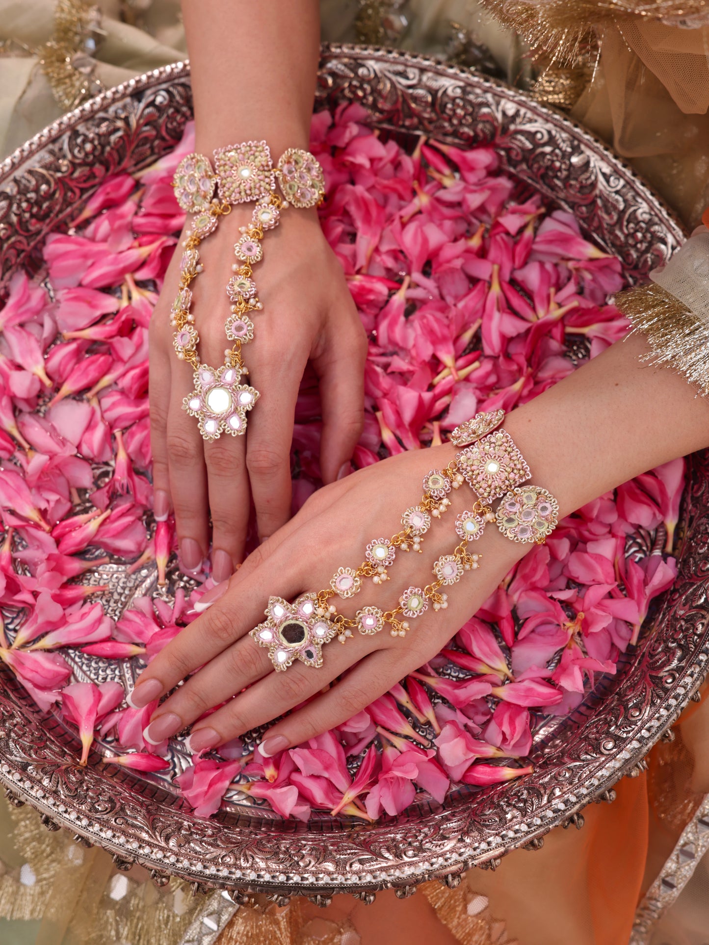 Sitara (Earrings, Mathapatti, Necklace & Pair of Hathphool Set)