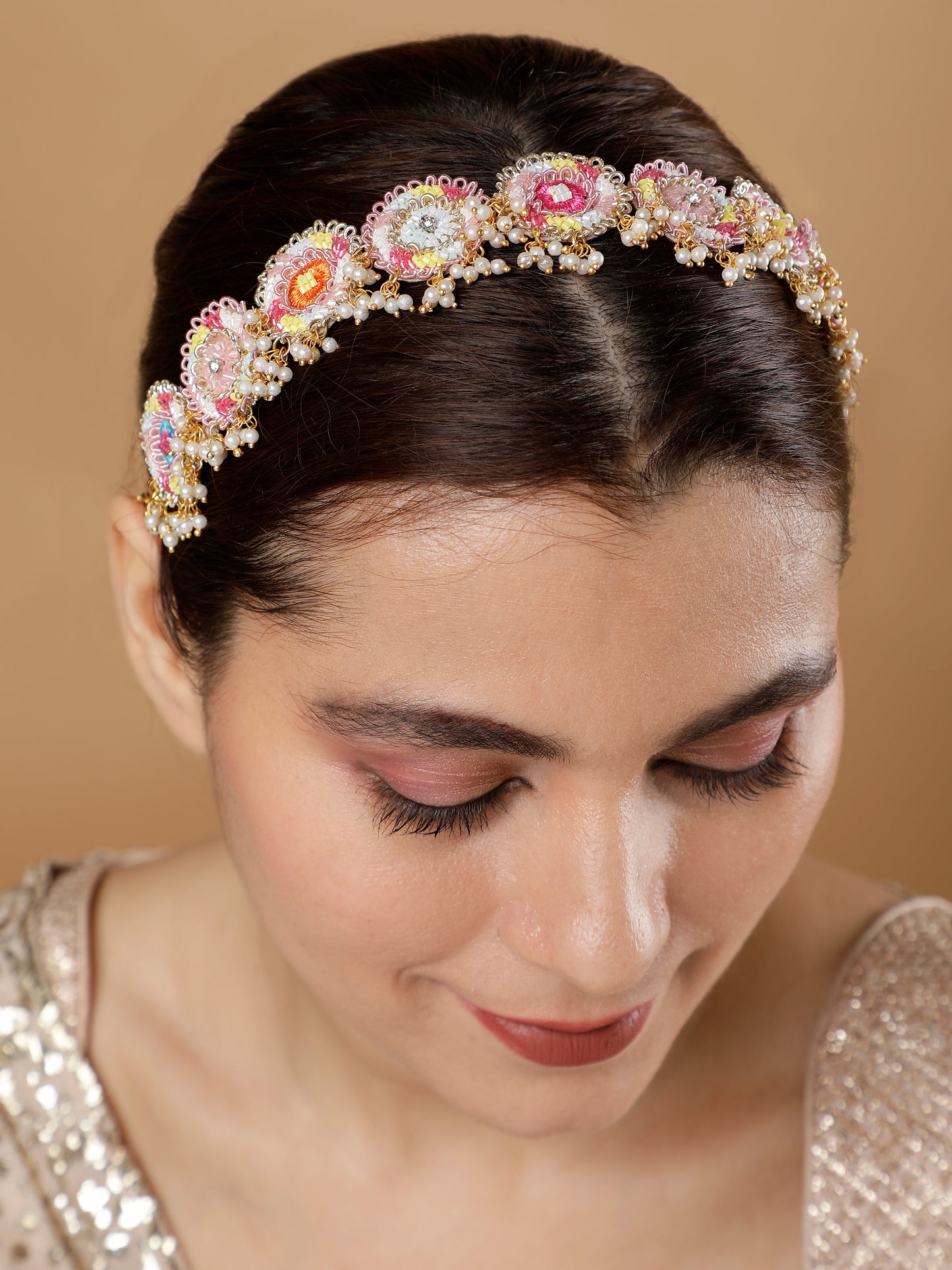 Zunaira Sheeshpatti