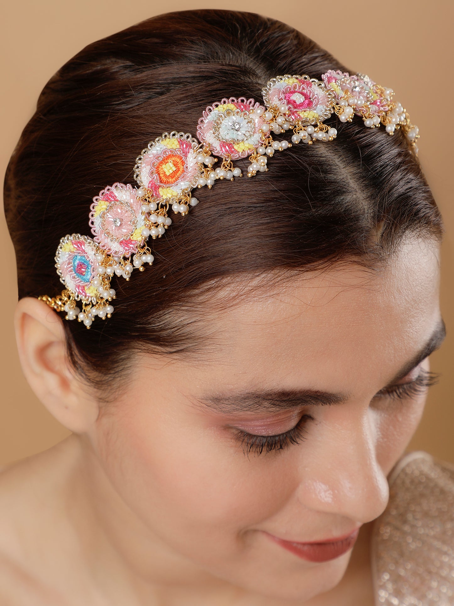 Zunaira Sheeshpatti