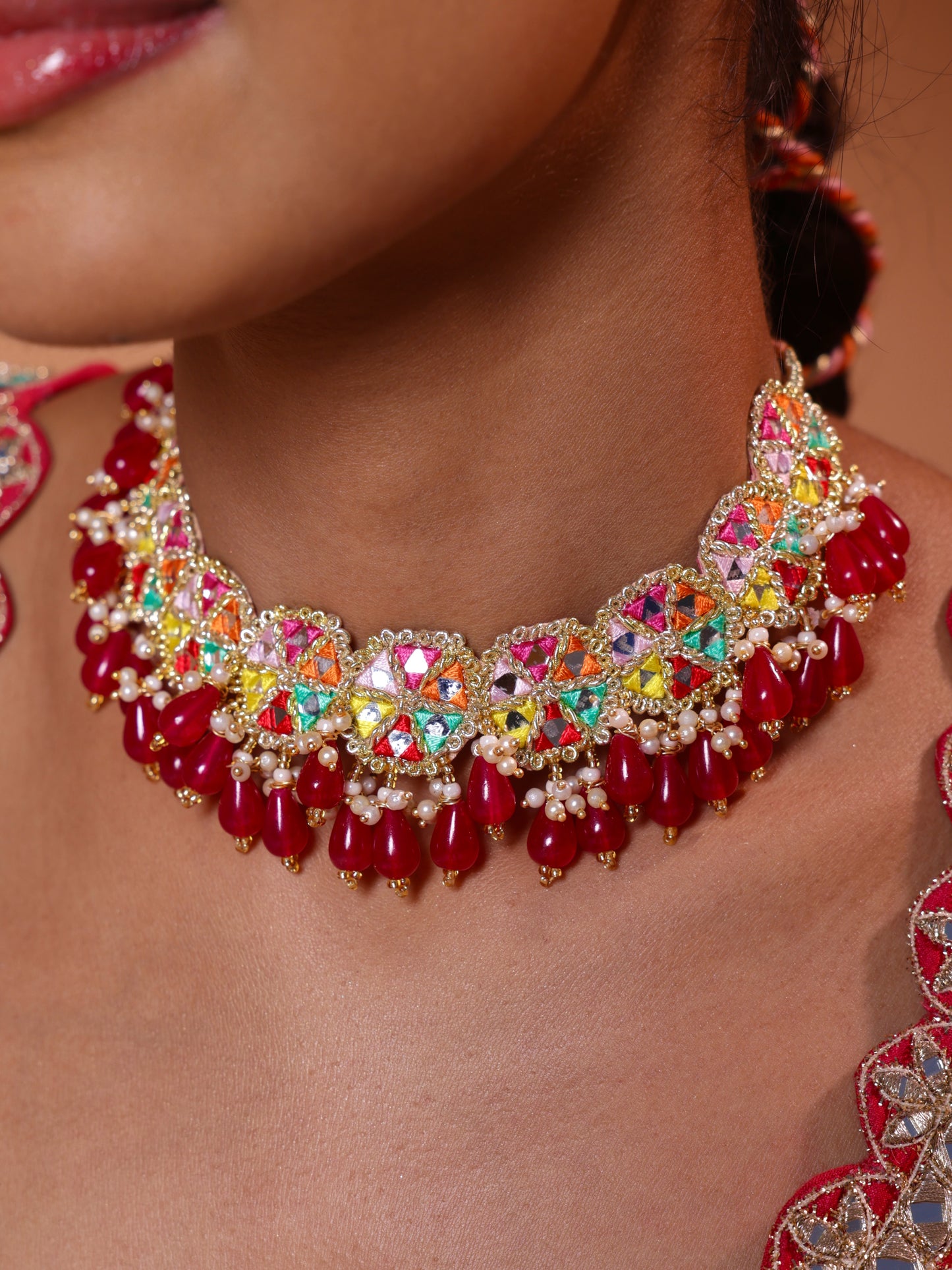 Gulaal (Earrings, Mangtikka, Sleek Necklace & Pair of Hathphool Set)