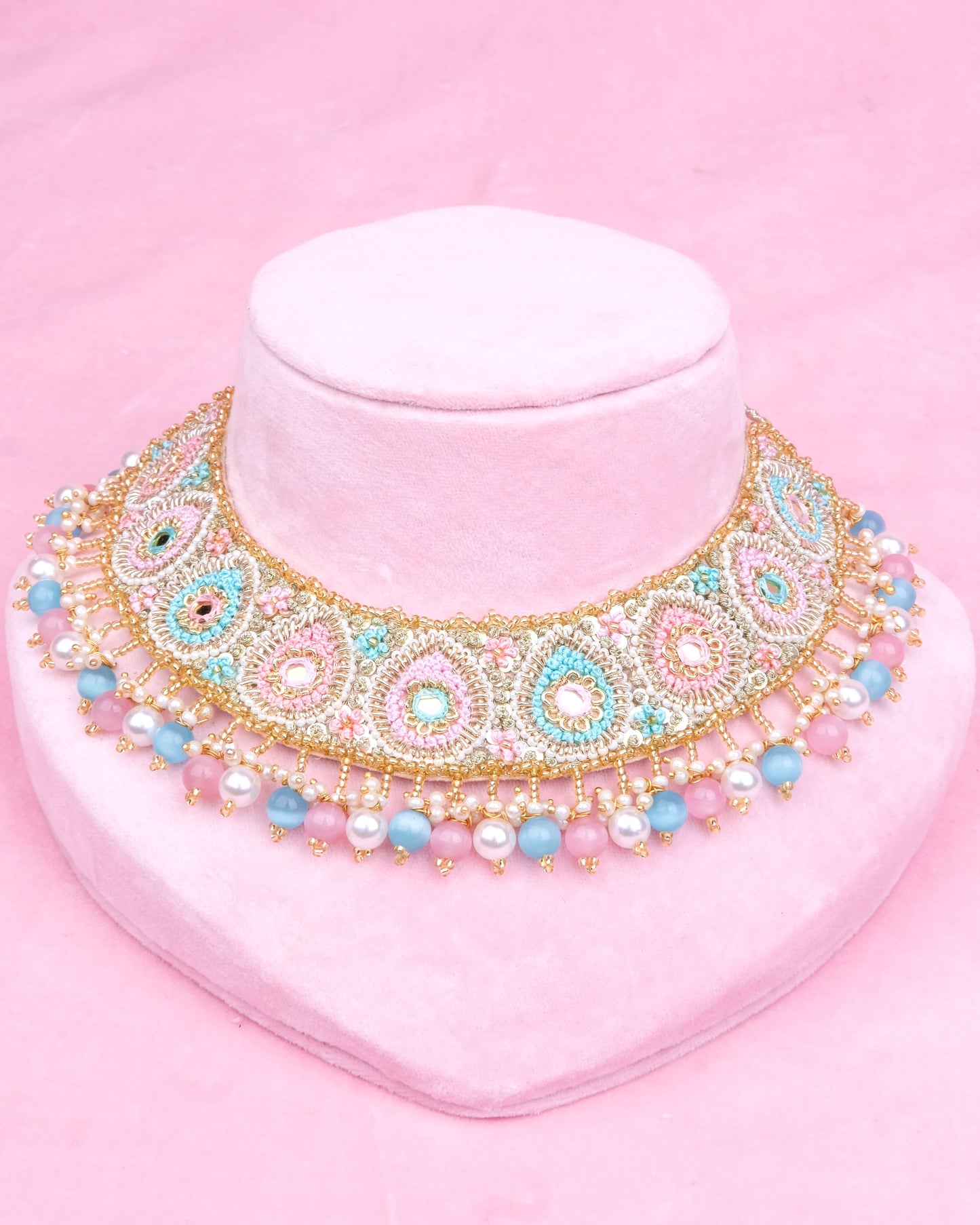 Fiza Set (Choker, Earrings, Mathapatti & Set Of Haathphool Set)