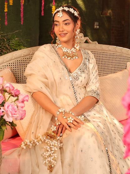 Kaju Katli Cowrie (Earrings, Mathapatti, Choker & Pair of Hathphool with Kaleeras Set)