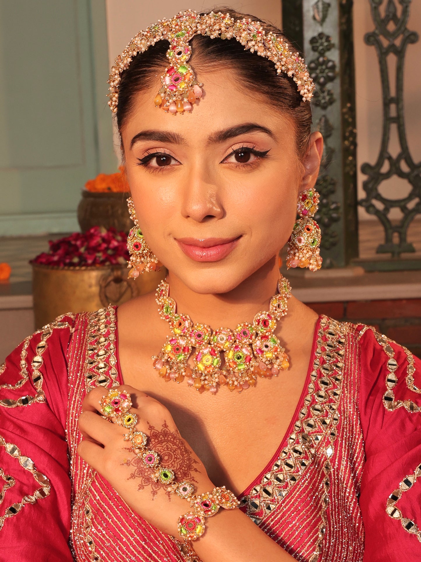 Bahaar (Jhumki, Mathapatti, Necklace with Drops & Pair of Hathphool Set)