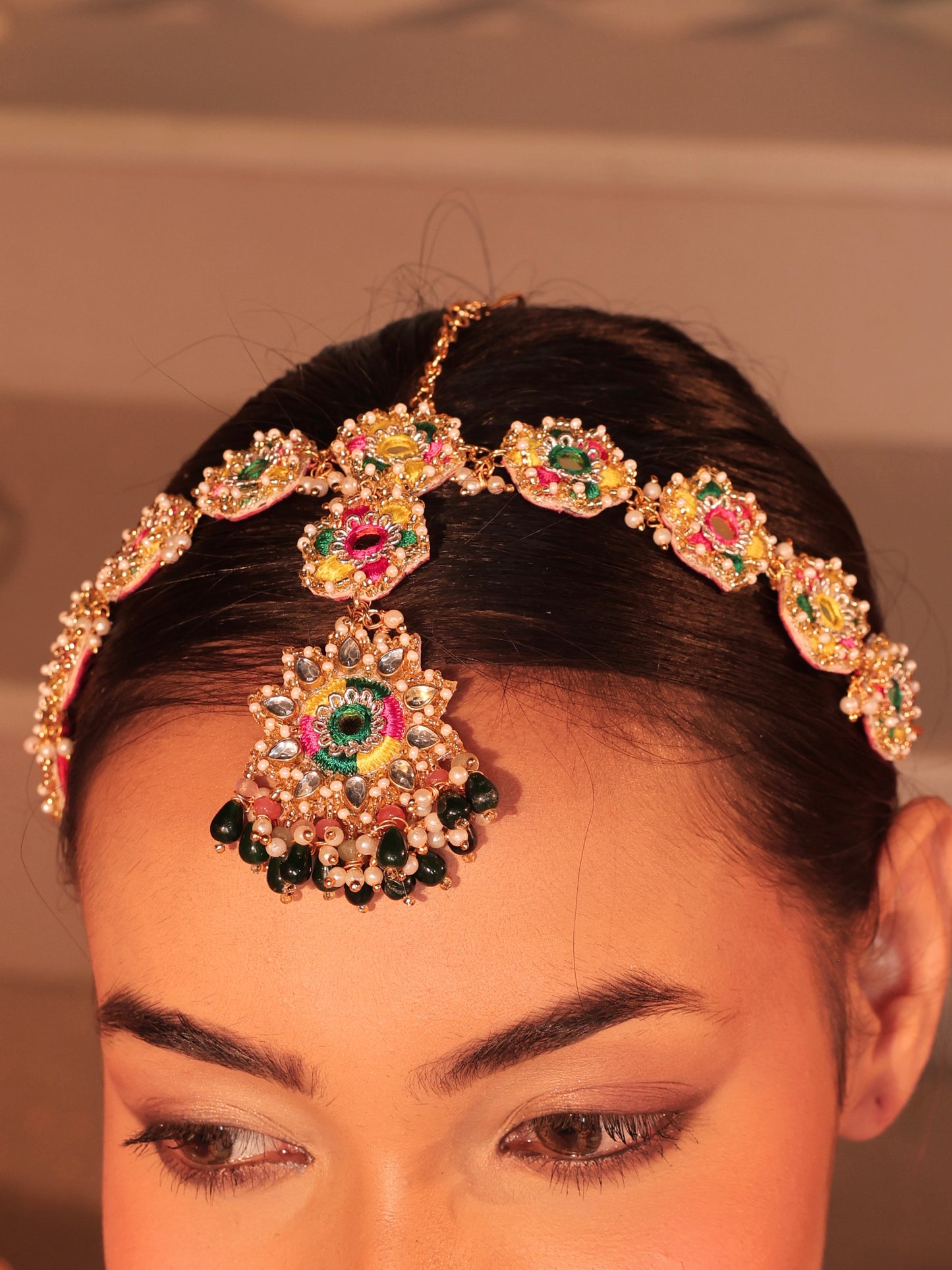 Jugni (Jhumki Earrings, Mathapatti, Choker & Pair of Hathphool Set)