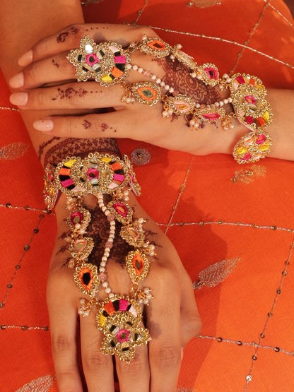 Gul Sitara Multi (Earrings, Mathapatti & Pair of Hathphool Set)