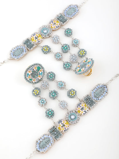 Stardust (Earrings, Mathapatti & Necklace)