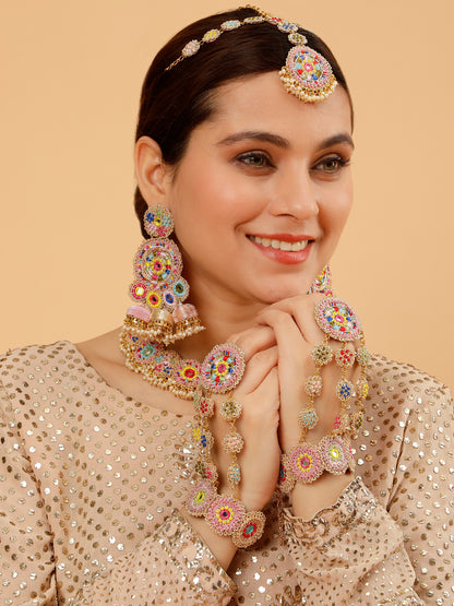 Freya (Earrings, Mathapatti, Sleek Necklace & Pair of Hathphool)