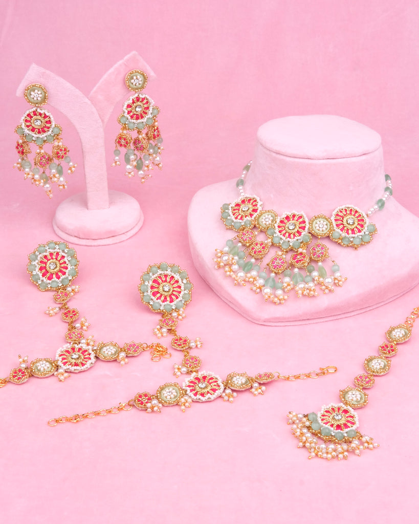 Saanjh Set (Earrings, Mangtikka, Neckpiece & Set Of Haathphool)