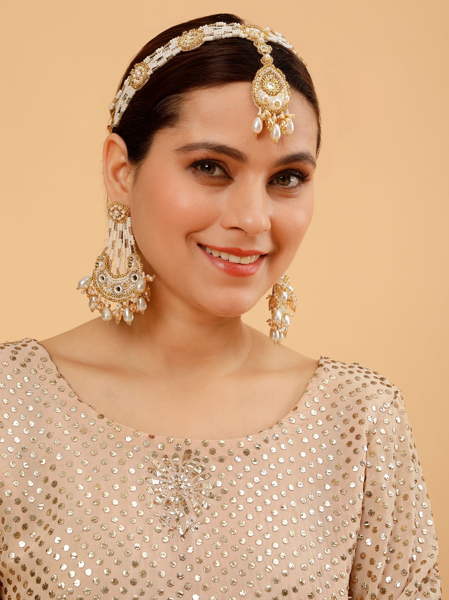 Aarzoo (Earrings & Mathapatti)