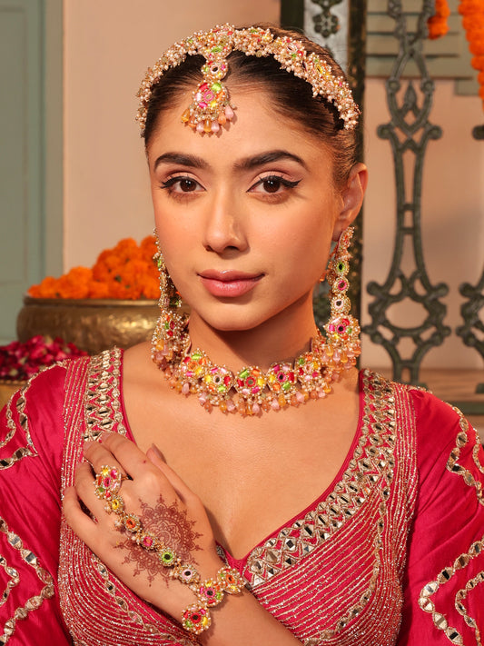 Bahaar (Earrings with Earchains, Mathapatti, Sleek Necklace & Pair of Hathphool Set)