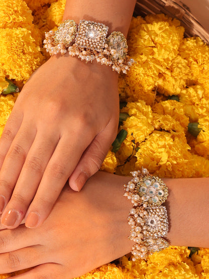 Gul Sitara Gold Pair of Bracelet