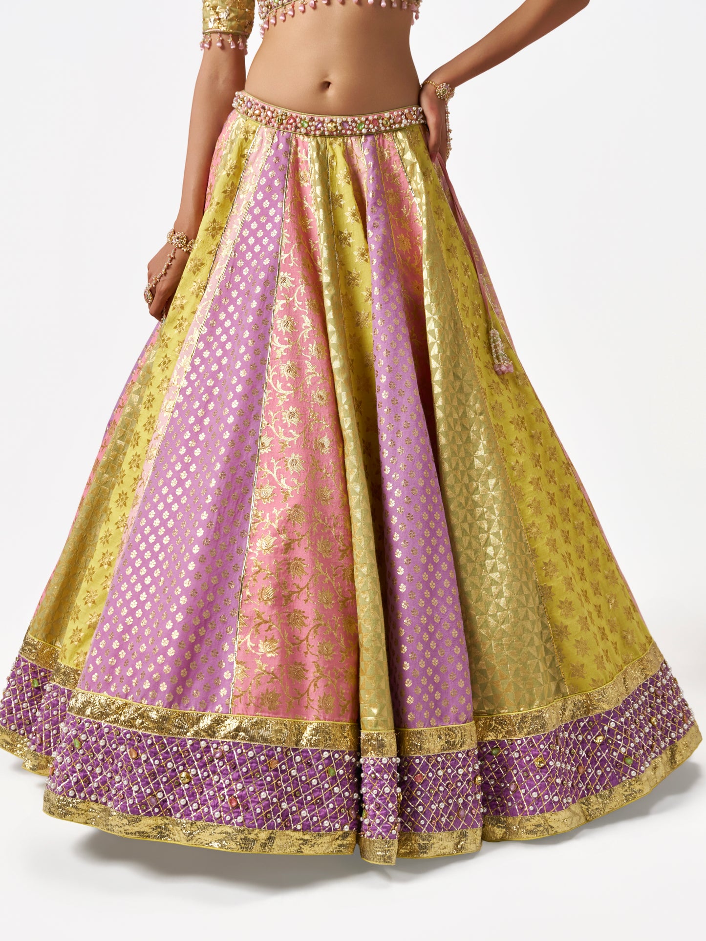 Mehbooba Lehenga Set - Multi