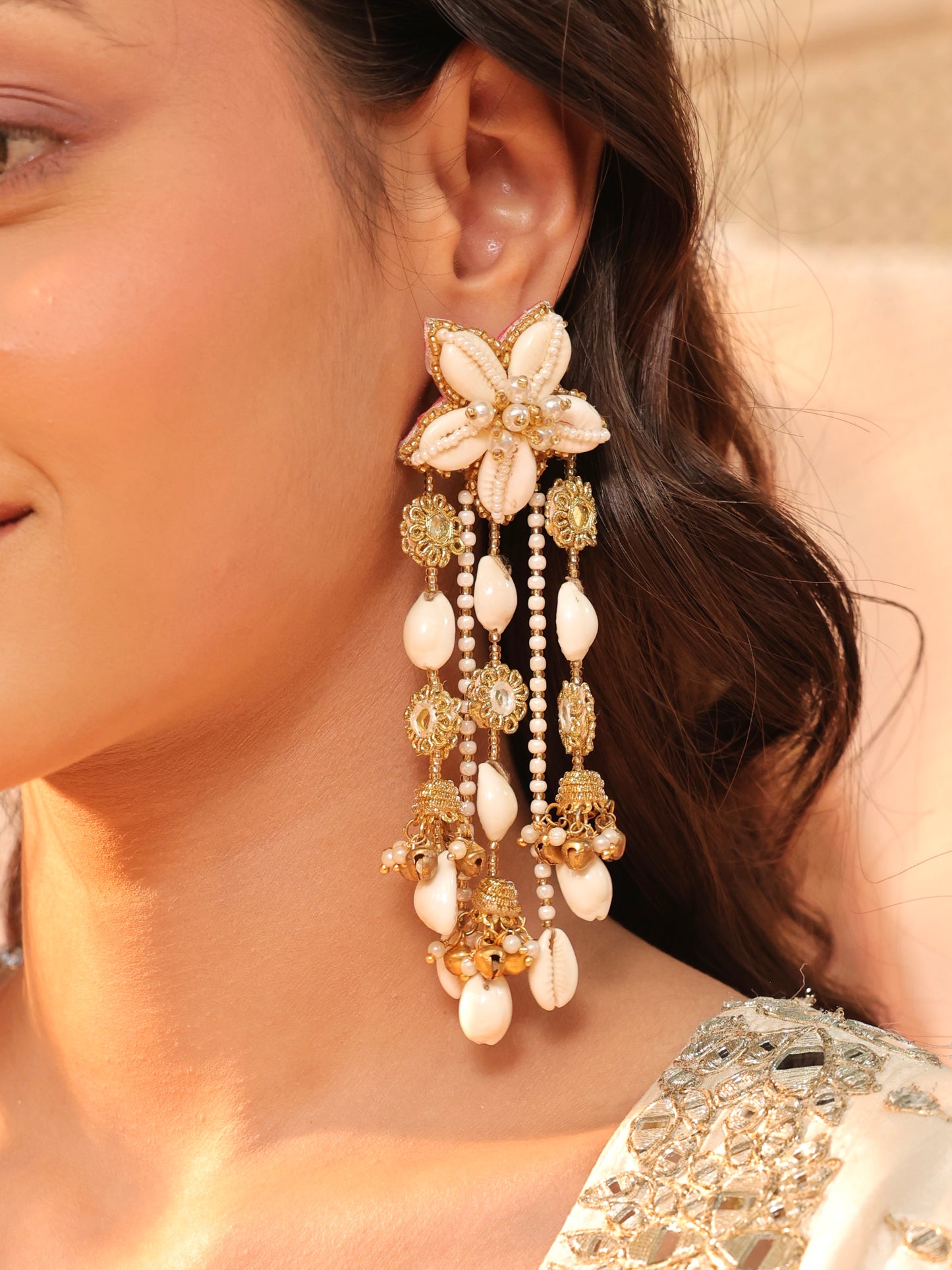 Kaju Katli Cowrie (Earrings, Mathapatti, Choker & Pair of Hathphool with Kaleeras Set)