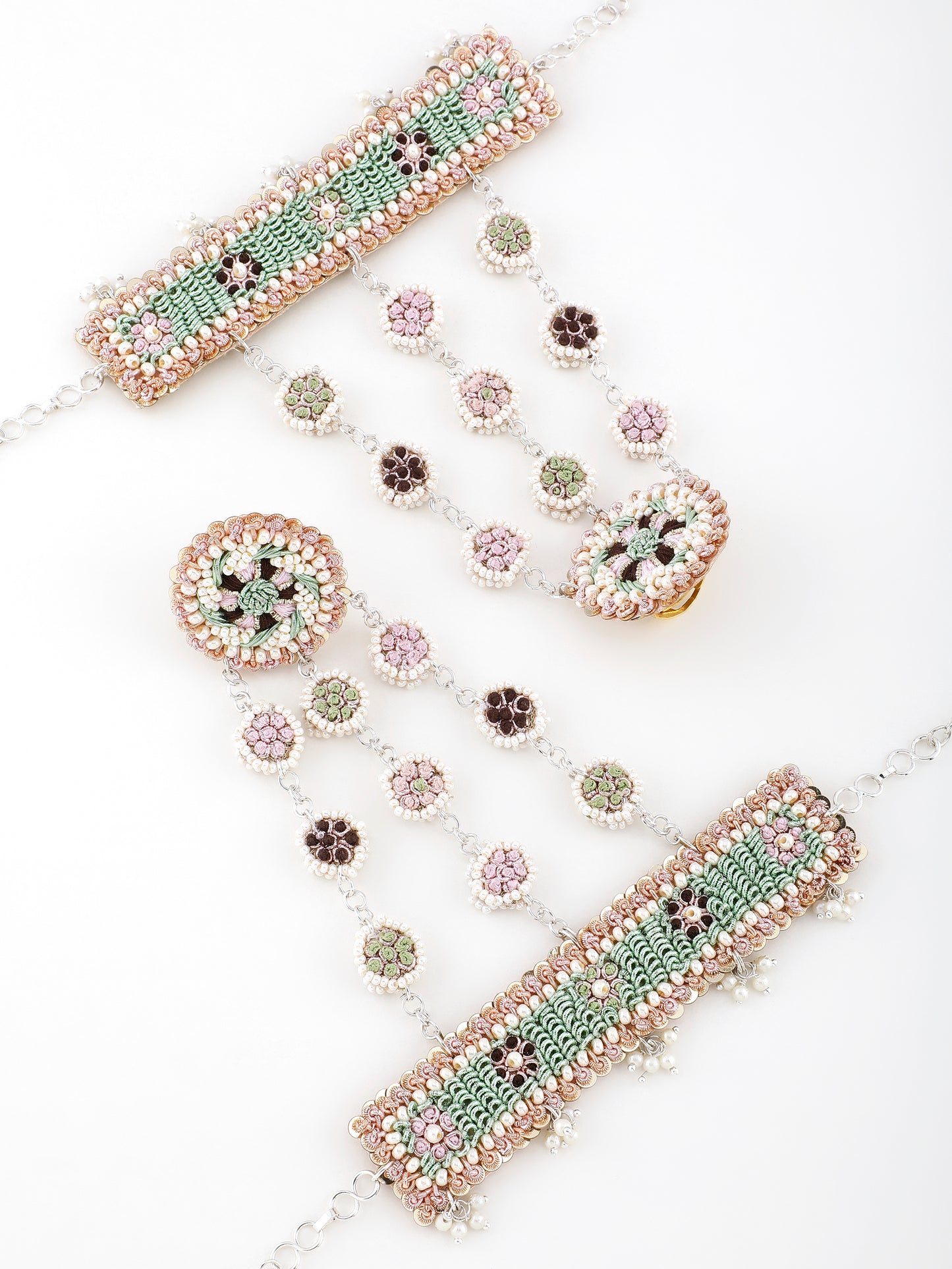 Inaya Set (Earrings, Sheeshpatti & Set Of Haathphool)