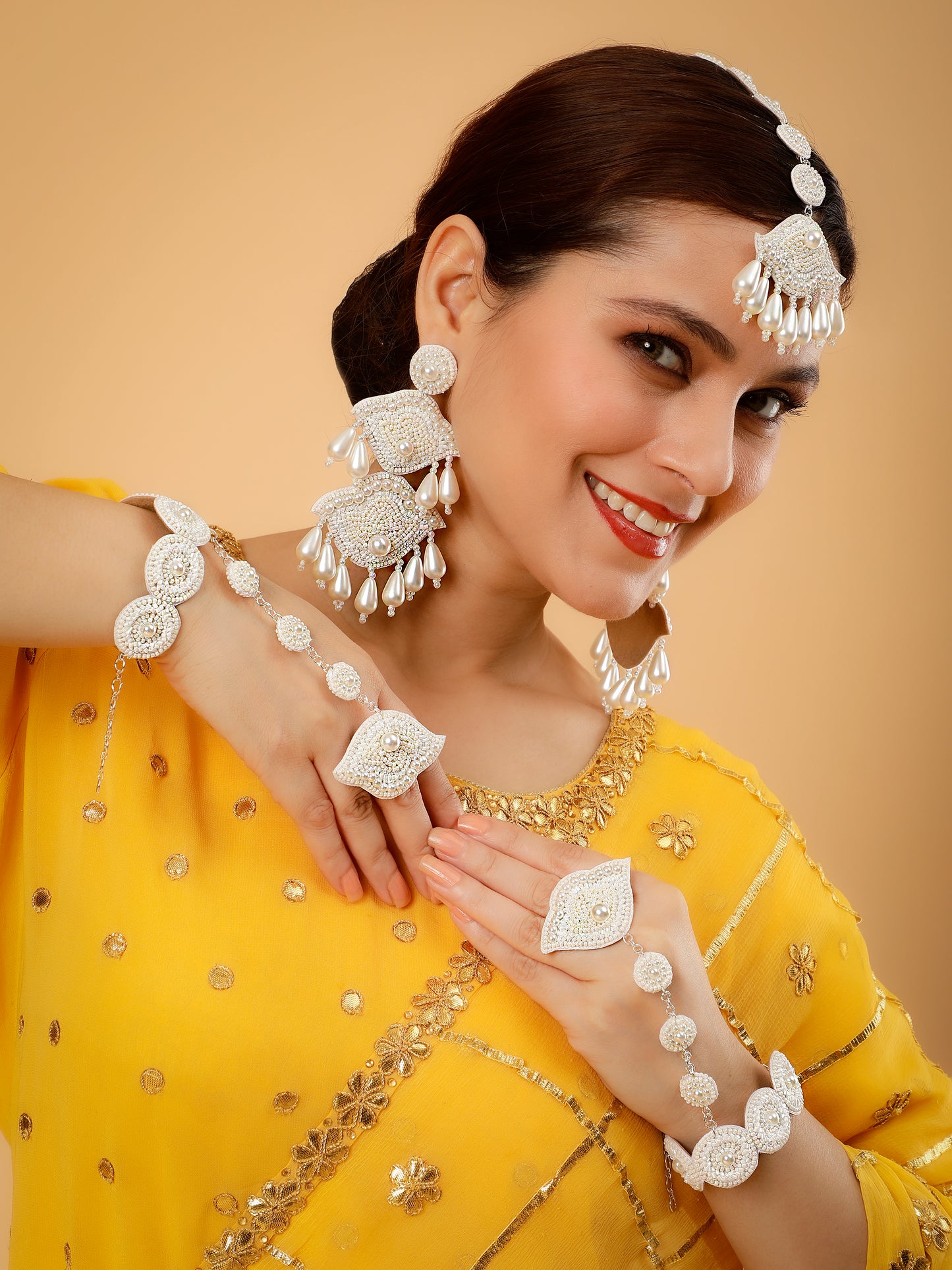 Keya (Earrings, Mangtikka, Choker & Pair Of Hathphool)