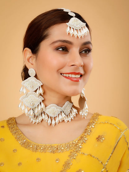Keya (Earrings, Mangtikka, Choker & Pair Of Hathphool)