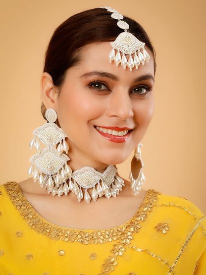 Keya (Earrings, Mangtikka, Choker & Pair Of Hathphool)