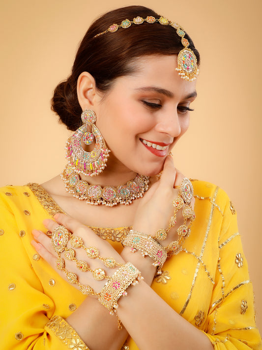 Mini Rang (Earrings, Mathapatti, Sleek Necklace & Pair Of Hathphool)