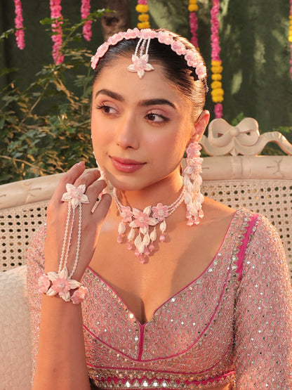 Rose Cowrie (Earrings with Earchains, Mathapatti, Choker & Pair of Hathphool Set)