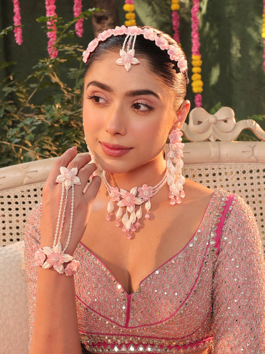 Rose Cowrie (Earrings with Earchains, Mathapatti, Choker & Pair of Hathphool Set)