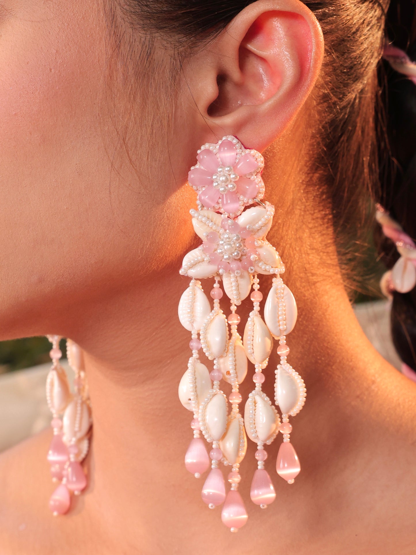 Rose Cowrie (Earrings with Earchains, Mathapatti, Choker & Pair of Hathphool Set)