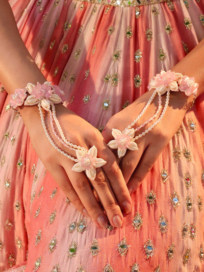 Rose Cowrie (Earrings with Earchains, Mathapatti, Choker & Pair of Hathphool Set)