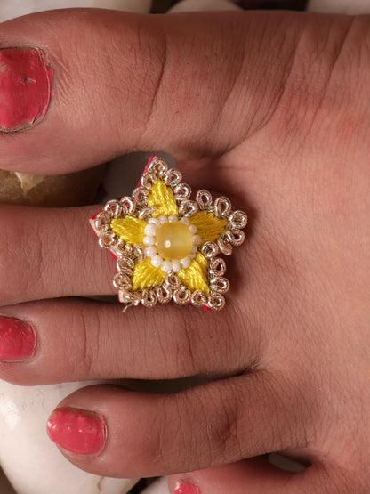 Blossom Toe Ring