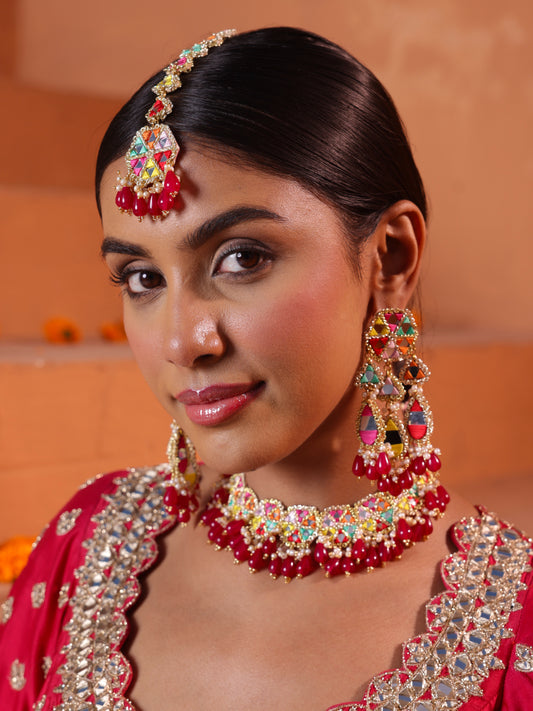 Gulaal (Earrings, Mangtikka & Sleek Necklace)
