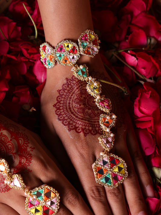 Gulaal Pair of Hathphool