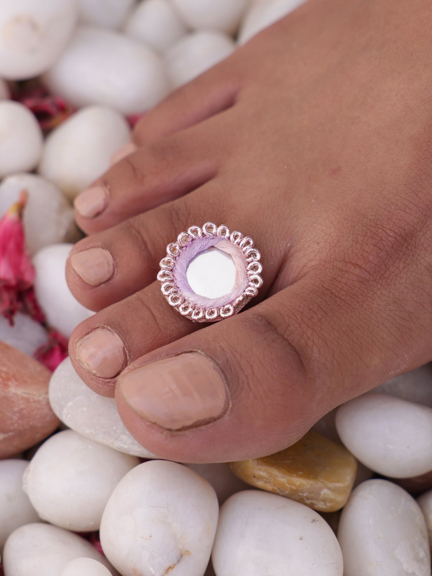 Ishq Lilac Toe Ring