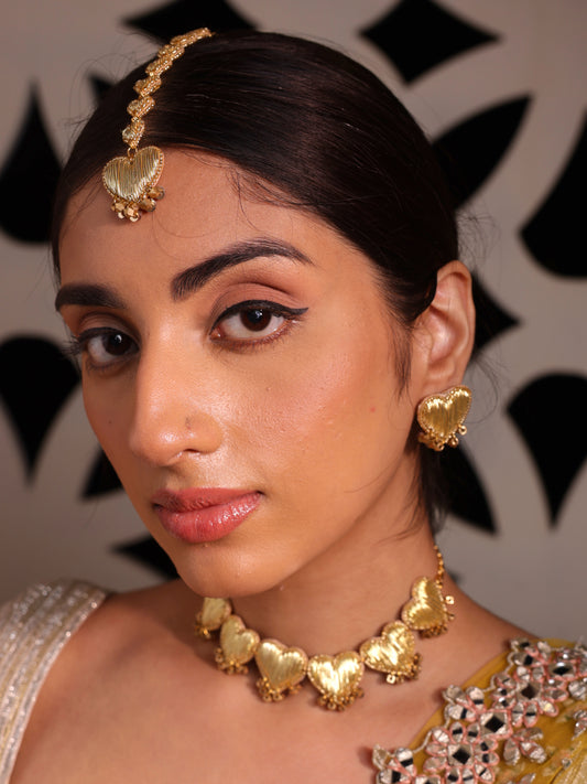 Rumi (Stud Earrings, Mangtikka & Choker)