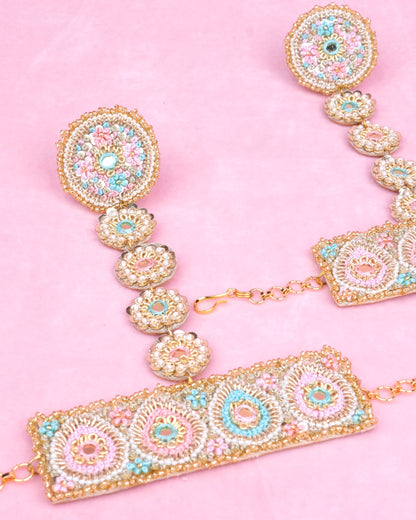 Fiza Set (Choker, Earrings, Mathapatti & Set Of Haathphool)