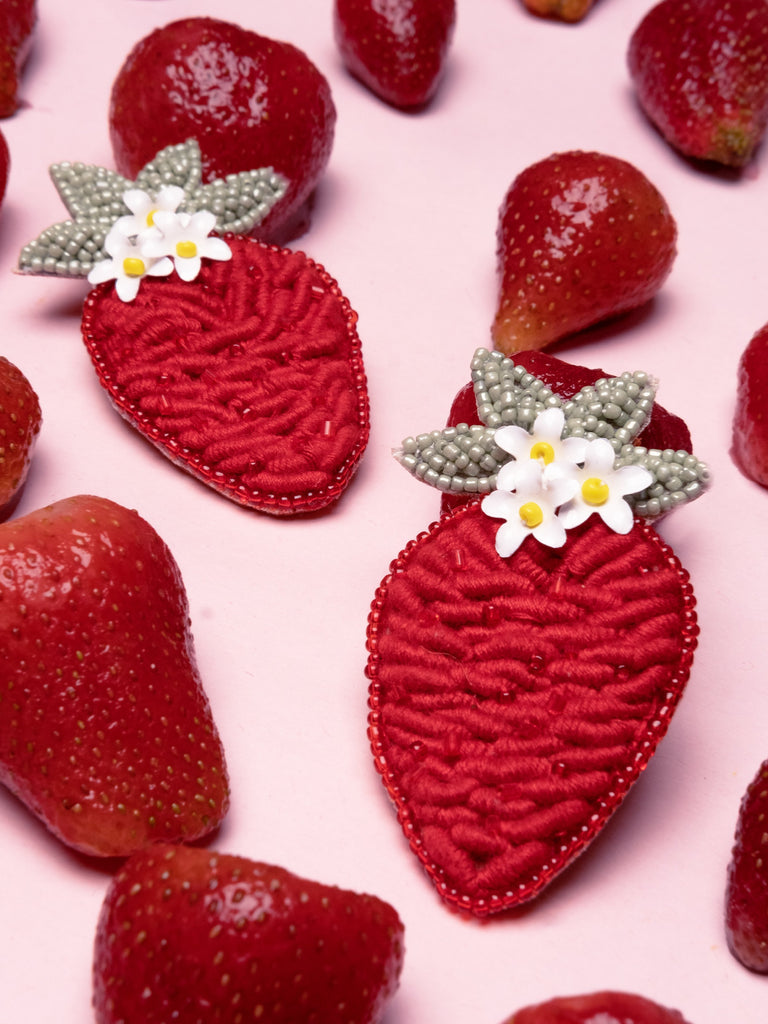 Strawberry Earrings - Tonoto.in (6744030838955)