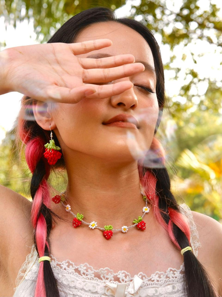 Strawberry Farm Beaded Necklace And Earrings - Tonoto (7722474897654)